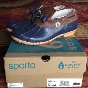 The “original duck boot” by Sporto